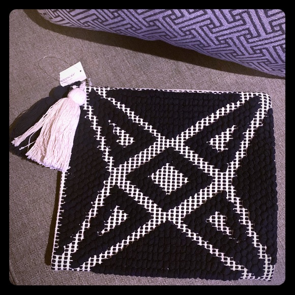 Francesca's Collections Handbags - 💜3/$20 NWT Boho Clutch Purse w/ tassels